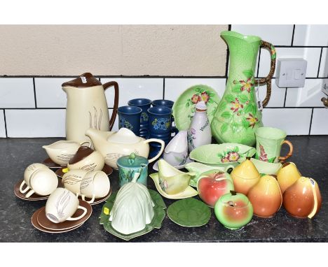 A GROUP OF CARLTON WARE CERAMICS, to include a seventeen piece tea set in Windswept pattern (teapot lid possibly a replacemen