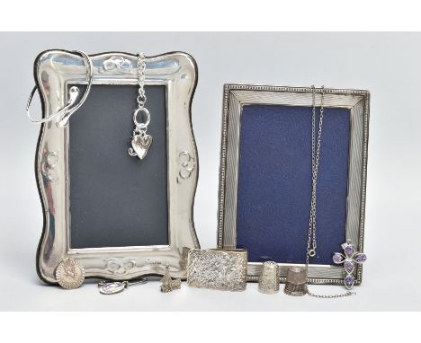 TWO SILVER PHOTO FRAMES AND AN ASSORTMENT OF SILVER AND WHITE METAL JEWELLERY, the first frame featuring beaded detail, appro