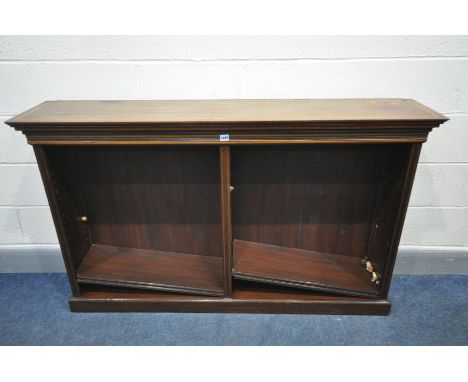 AN EDWARDIAN MAHOGANY AND INLAID DOUBLE SIDED OPEN BOOKCASE, with two adjustable shelves, width 153cm x depth 32cm x height 9