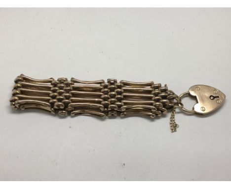 A 9ct gold gate bracelet, approx 20.43g