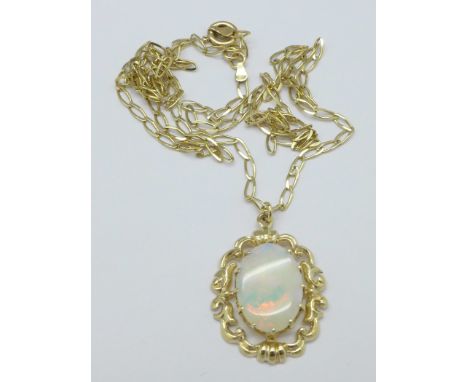 A 9ct gold and opal pendant and a 9ct gold neck chain, 4.9g