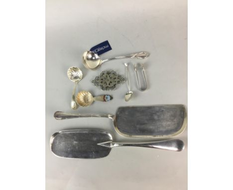 SILVER PLATED BELT BUCKLE, along with sauce ladle, 'golf' teaspoon, sugar tongs, sugar sifter, caddy spoon, two plated crumb 