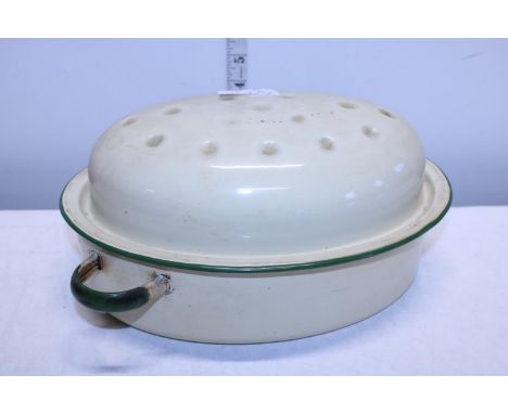 A small Enamel roasting tin 