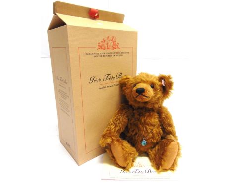 A STEIFF COLLECTOR'S TEDDY BEAR 'IRISH TEDDY BEAR'  (EAN 660702), reddish brown, limited edition 1050/2000, with certificate 