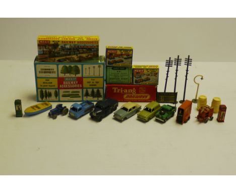 Hornby-Dublo Tri-ang Master Models Dublo Dinky and other 00 Gauge Accessories, HD Dinky Toys 051 Station Staff (5), in origin