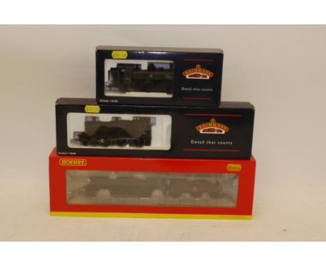 Hornby (China) and Bachmann OO Gauge Ex-GWR Steam Locomotives, comprising Hornby R3006 2-8-0 no 3864 in weathered BR black, w
