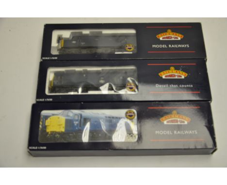 Bachmann 00 Gauge BR blue weathered Diesel Locomotives, 32-775 Class 37/0 37038, 32-401 Class 25/3 25279 and 32-476 Class 40 