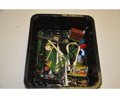 00 Gauge Accessories by Master Models Britains Liliput Tri-ang and others, including Master Models Signal Gantry, Fencing, Ki