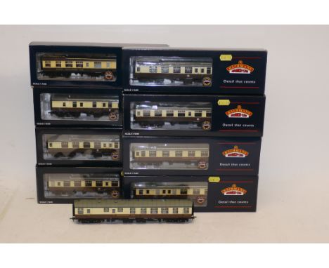 Bachmann OO Gauge BR (WR) Brown/Cream Coaching Stock, comprising 3 Mk1 Restaurant cars (one unboxed), 2 Full Brakes and 7 oth