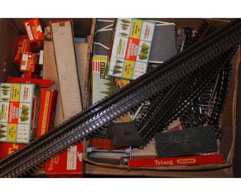 Triang and Hornby-Dublo OO Gauge Train Set Track and Scenic/Layout Items, including Tri-ang 'Jinty' goods set in part origina