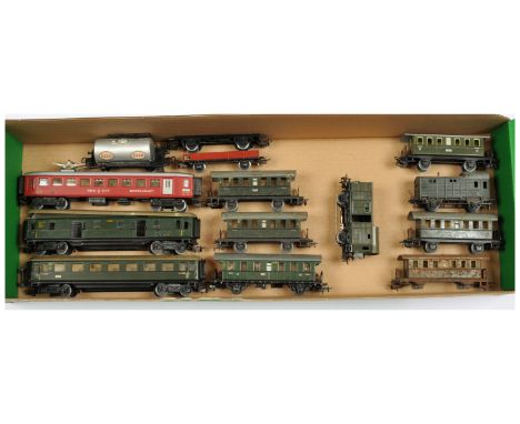 Marklin 2 &amp; 3-rail Tinplate coaches - to include 4035, made between 1959 &amp; 1968, 4012, between 1951 and 1953 (Roof is