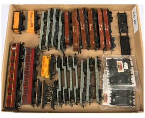 Hornby Dublo Coaches and Wagons, an Unboxed Group. To include 32016 LMS Brake 3rd, 32092 BR Suburban Comp, 4645 Low Sided Wag