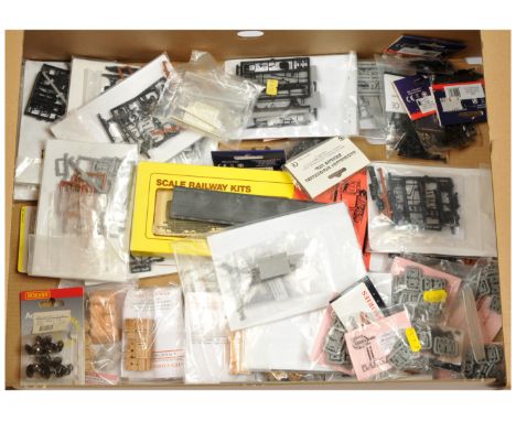 Parkside Dundas, Ratio and Similar OO Gauge mixed group of Wagon kits and Accessories to include Parkside Dundas Ref. PC21 BR