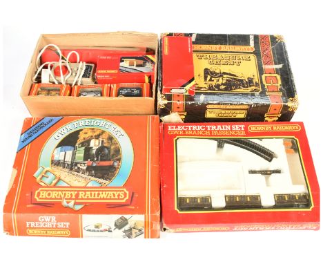 Hornby Railways OO Gauge Treasure Chest set containing R855 Flying Scotsman, R455 Industrial Tank 25550, R713 Esso Tank Wagon