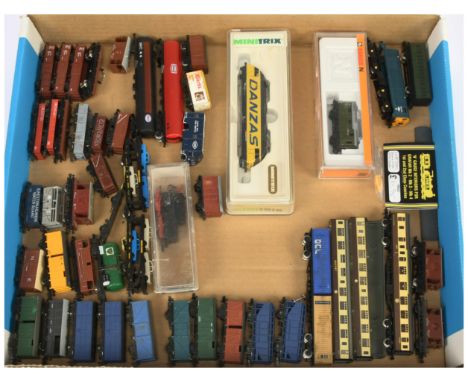 Graham Farish N Gauge PECO, Lima plus others - to include Minitrix 12689 DANZAS Locomotive body with chassis, missing bogies 