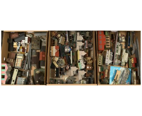 Peco N Gauge Pola Plus others - Assortment of British, US and European buildings. To include Metcalfe, Farish (Poole) Ratio L