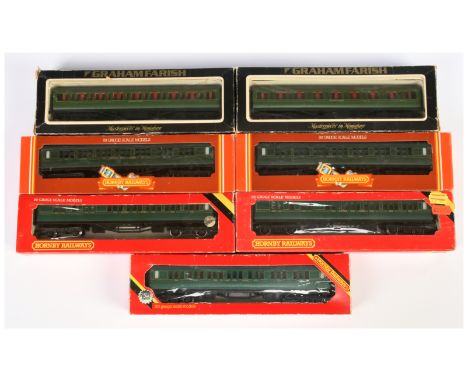 Hornby (GB) &amp; Graham Farish OO Gauge group of boxed 4x Southern Railway Green Coaches to include R.441 Composite Coaches 