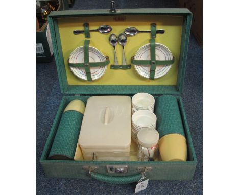 Sirram Victoria and Trentham Potteries Ltd. picnic hamper in original fitted case.