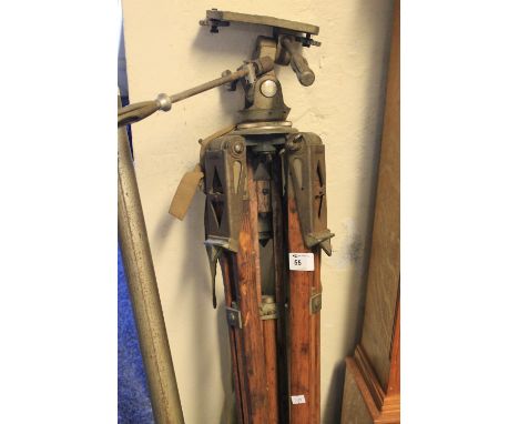 Vintage adjustable Gitzo French tripod stamped stamped R.number 4.