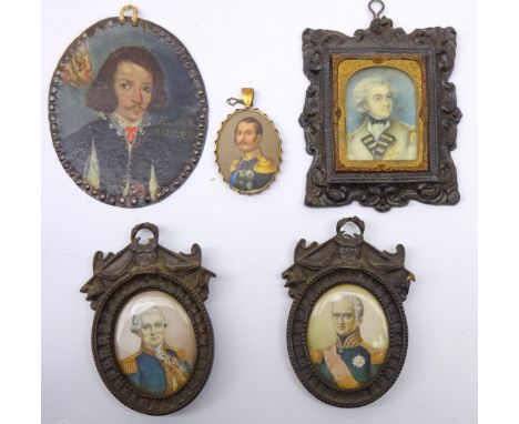 Portrait of a Gentleman, 17th/18th century painting on copper, with Crest painted on the reverse and four Portrait miniatures