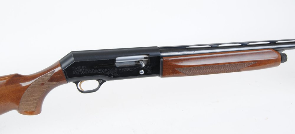 12 bore Beretta Model 304 Silver Lark, semi automatic, three shot, 28 ...