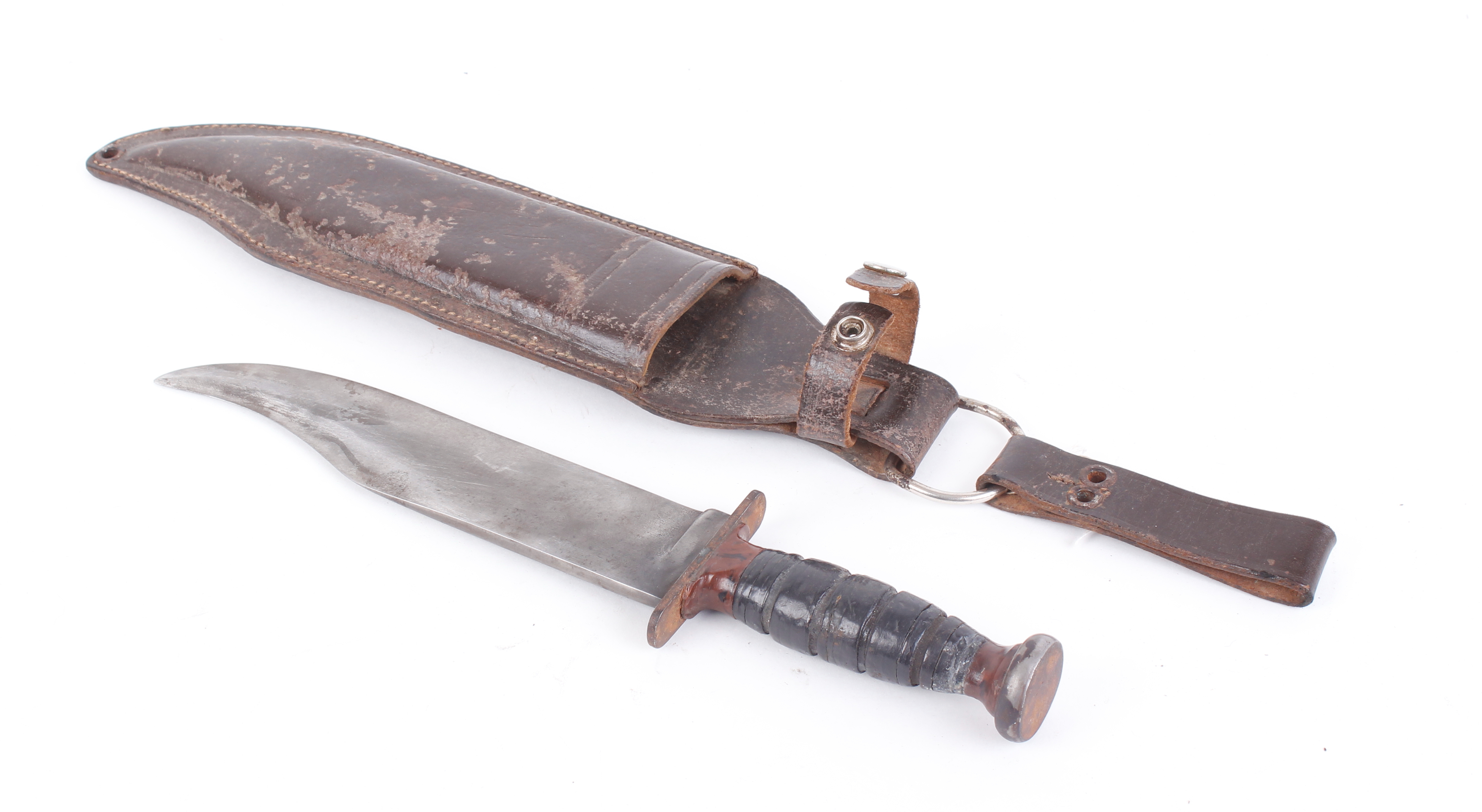 WW II US bowie fighting knife with 8 ins blade in western V44 scabbard
