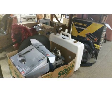 Quantity of mixed tools