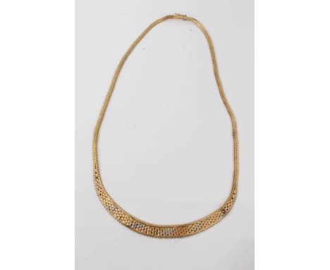 18ct three-colour gold necklace with woven designCondition report: Gross weight approximately 17.9 grams. The necklace is in 