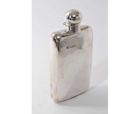 Large impressive Edwardian silver spirit flask, with bayonet fitting cap, approx. 400ml over 1/2 pint capacity (London 1904),