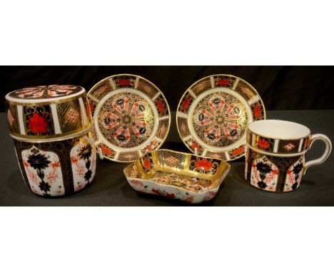 A pair of Royal Crown Derby Imari palette 1128 pattern circular trinket dishes, first quality; an 1128 rectangular trinket di