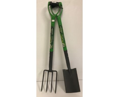 A Green Blade border fork and spade
