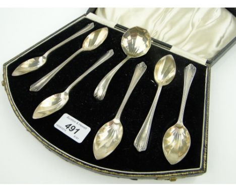 Cased set of Art Deco silver grapefruit spoons and ladle,
Birmingham 1934.