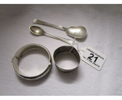 Silver serviette ring, bangle and 2 spoons