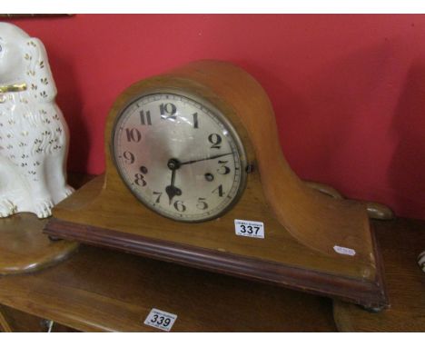 Napoléon hat mantle clock