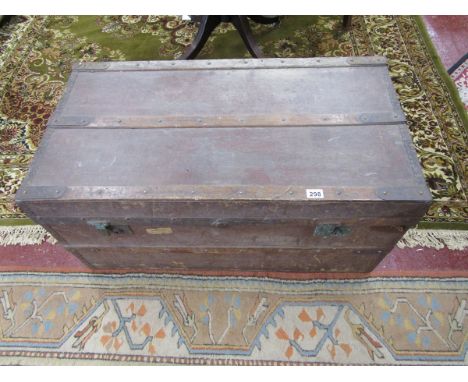 Large cabin trunk with inner tray