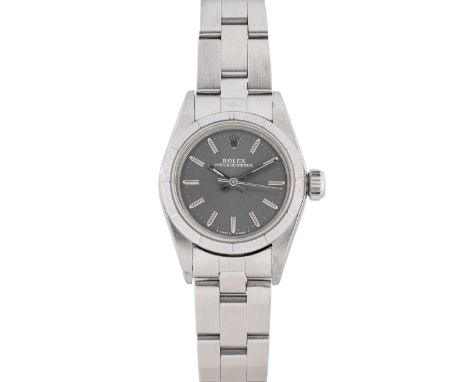 A LADIES STAINLESS STEEL ROLEX OYSTER PERPETUAL BRACELET WATCHCIRCA 1990, REF. 67230 WITH GREY DIALMovement: 29J, automatic, 