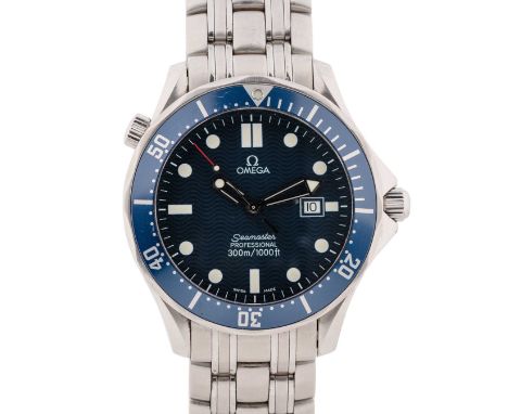A GENTLEMAN'S LARGE SIZE STAINLESS STEEL OMEGA SEAMASTER PROFESSIONAL 300M BRACELET WATCHDATED 2005, REF. 25418000 WITH BLUE 