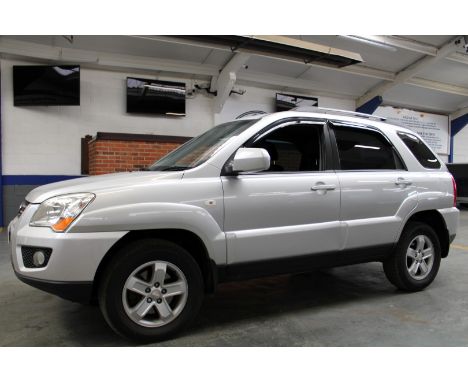 Make &amp; Model: Kia Sportage XS CRDIDate of Reg: YP10 BFKColour: Silvercc: 1991MoT: 15-12-2022Fuel Type: DIESELMileage: 134