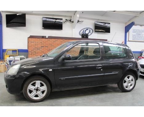 Make &amp; Model: Renault Clio ExtremeDate of Reg: BK55 YVNColour: Blackcc: 1149MoT: 10-10-2022Fuel Type: PETROLMileage: 76kT