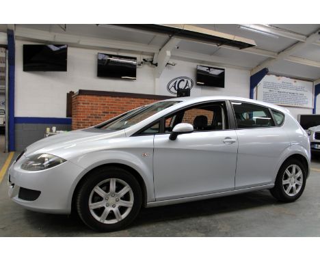 Make &amp; Model: Seat Leon ReferenceDate of Reg: YY55 MFXColour: Greycc: 1595MoT: 10-11-2022Fuel Type: PETROLMileage: 132kTr