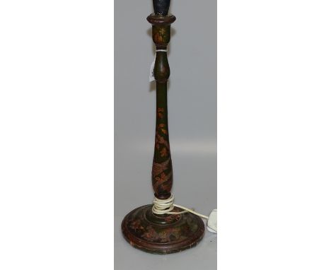 A chinoiserie gilded green lacquer table lamp, height excluding fitting 18".