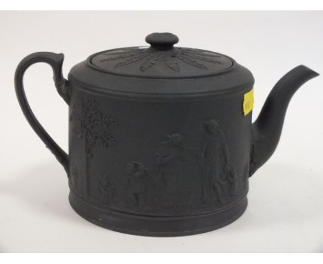 A WEDGWOOD BLACK BASALT TEAPOT