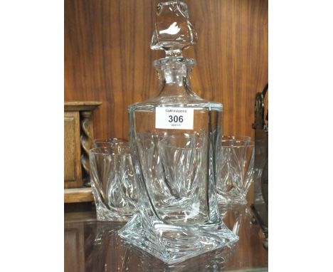 AN UNUSUAL MODERN GLASS DECANTER AND TUMBLER SET