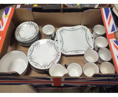 A TRAY OF ART DECO BLACK AND WHITE SHELLEY CHINA RD 674953