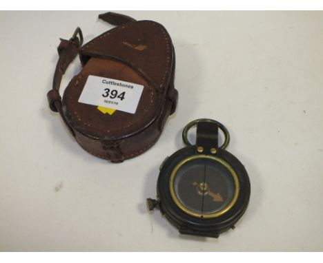 AN ANTIQUE LEATHER CASED VERNERS PATTERN POCKET COMPASS 