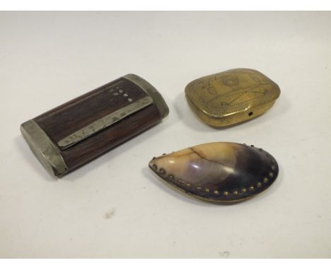 THREE VINTAGE SNUFF BOXES