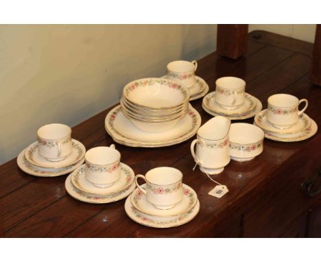 Twenty eight piece Paragon 'Belinda' tea and dessert service