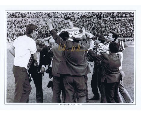 Autographed WILLIE WALLACE 16 x 12 Photo-Edition : B/W, depicting WILLIE WALLACE being chaired by jubilant fans following Cel