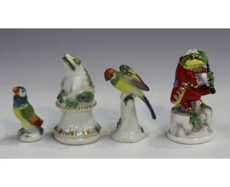 A Meissen porcelain frog rook chess piece, 20th century, designed by Alexander Struck, modelled as a squatting frog raised on
