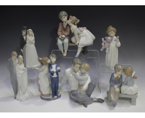 Two Lladro porcelain figure groups, comprising Ten and Growing, No. 7635, height 19.5cm, and Let's Make Up, No. 555, height 2